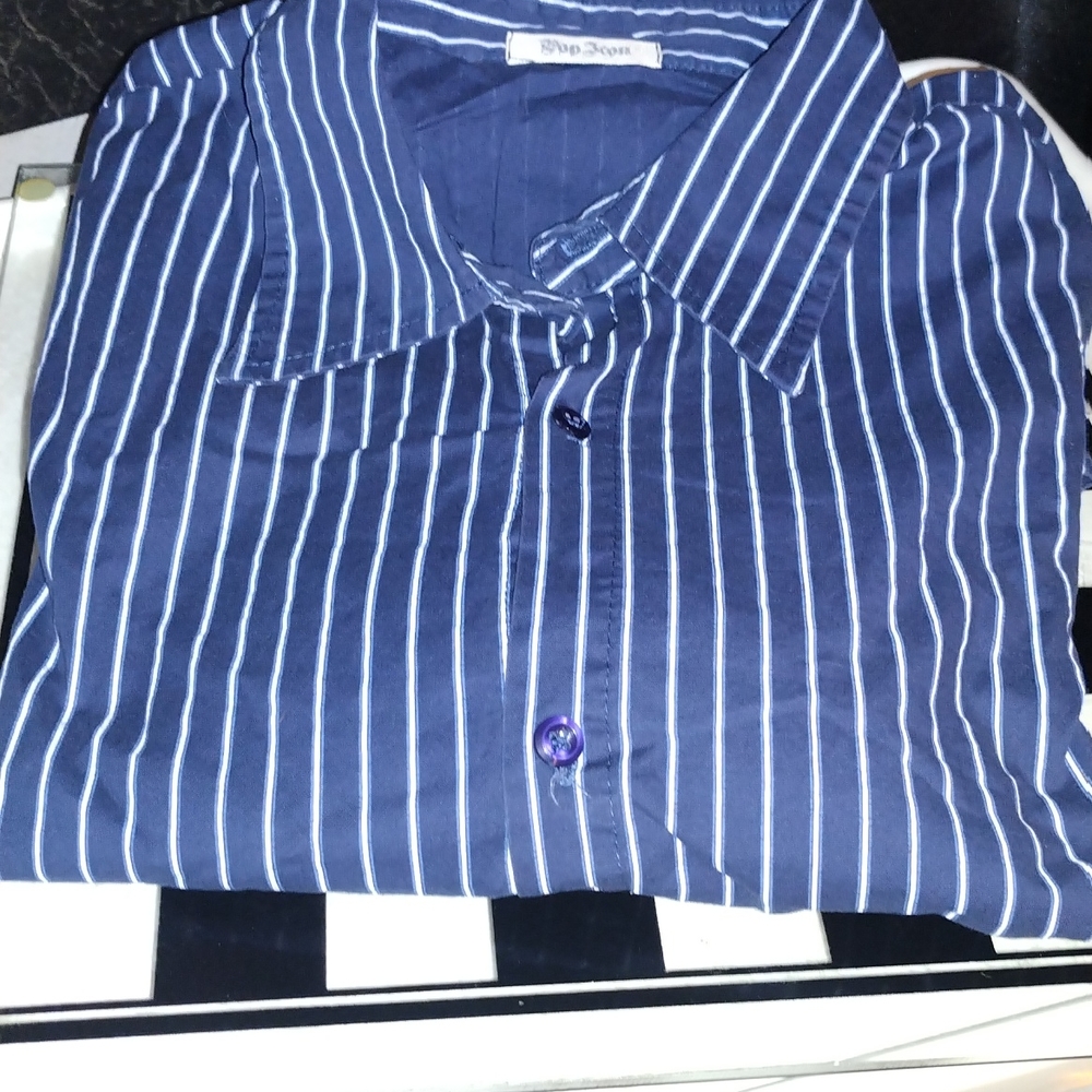 🌻5/$10 Men button down Shirt